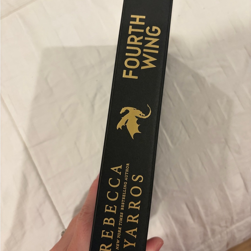 Fourth Wing Hardcover Book by Rebecca Yarros - Picture 2 of 3